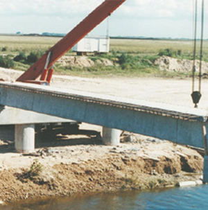 Puente sobre arroyo Los Cueros